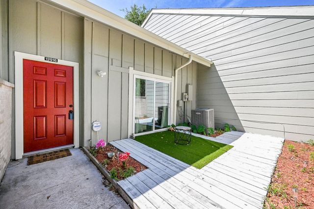 12916 Wirevine Lane 243, Houston, TX 77072