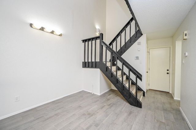 12916 Wirevine Lane 243, Houston, TX 77072