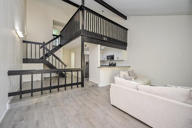 12916 Wirevine Lane 243, Houston, TX 77072