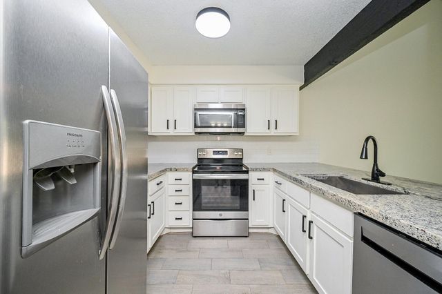 12916 Wirevine Lane 243, Houston, TX 77072