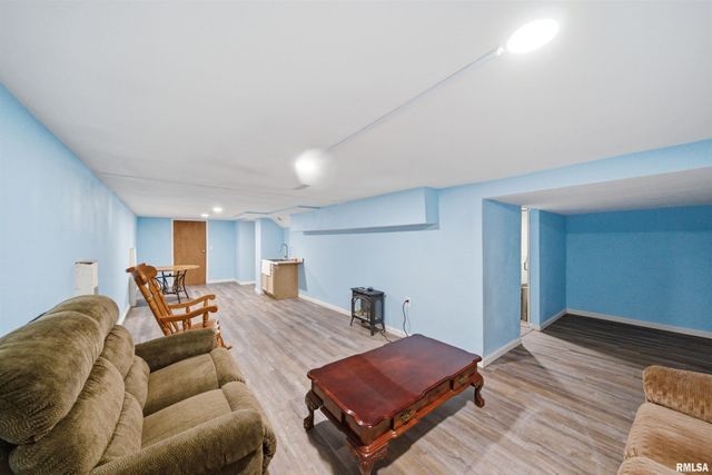 809 E REPUBLIC Street, Peoria, IL 61603