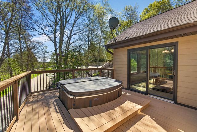 9355 St Kilian HEIGHTS, Allenton, WI 53002