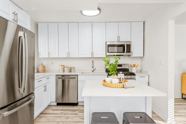 3325 22nd Avenue S, Minneapolis, MN 55407