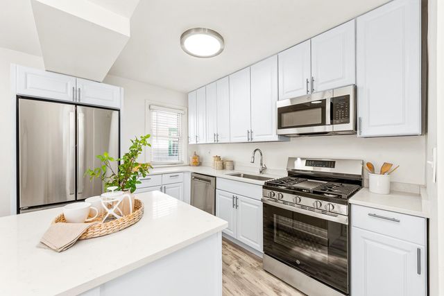 3325 22nd Avenue S, Minneapolis, MN 55407