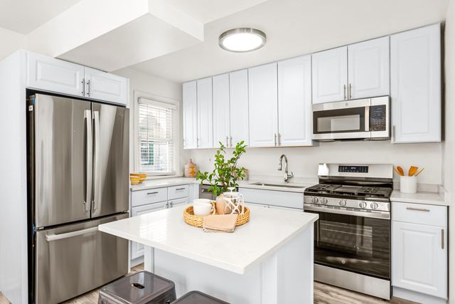 3325 22nd Avenue S, Minneapolis, MN 55407