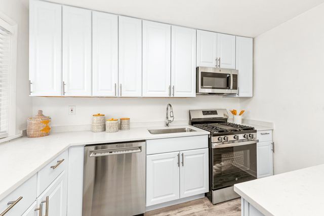 3325 22nd Avenue S, Minneapolis, MN 55407