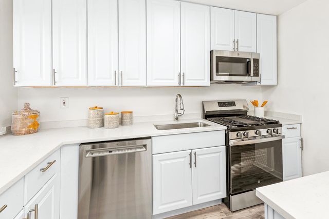 3325 22nd Avenue S, Minneapolis, MN 55407