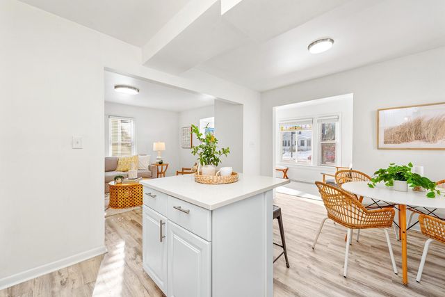 3325 22nd Avenue S, Minneapolis, MN 55407