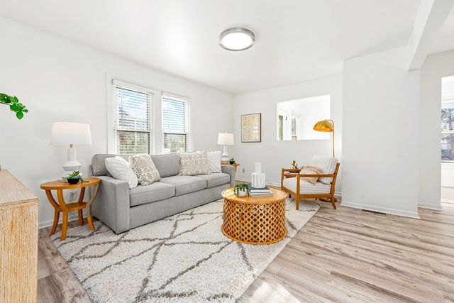 3325 22nd Avenue S, Minneapolis, MN 55407