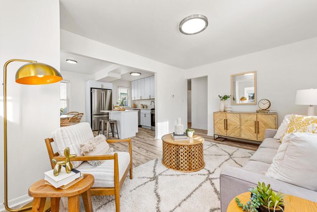 3325 22nd Avenue S, Minneapolis, MN 55407