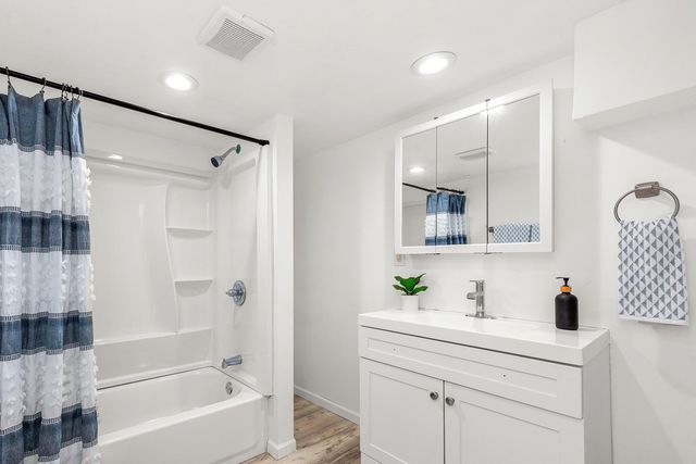 3325 22nd Avenue S, Minneapolis, MN 55407