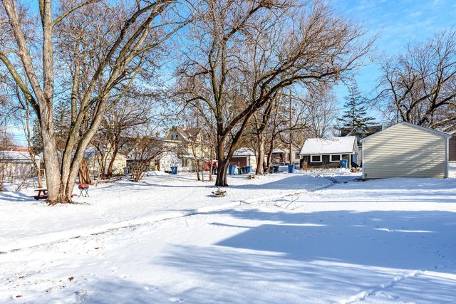 3325 22nd Avenue S, Minneapolis, MN 55407