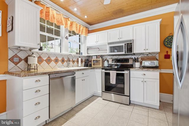 326 BALLYMORE RD, Springfield, PA 19064