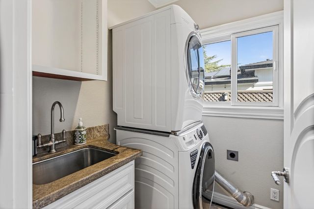 13324 Carrick Avenue, Saratoga, CA 95070