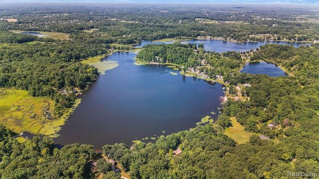 0 E Coon Lake Trail, Howell, MI 48843