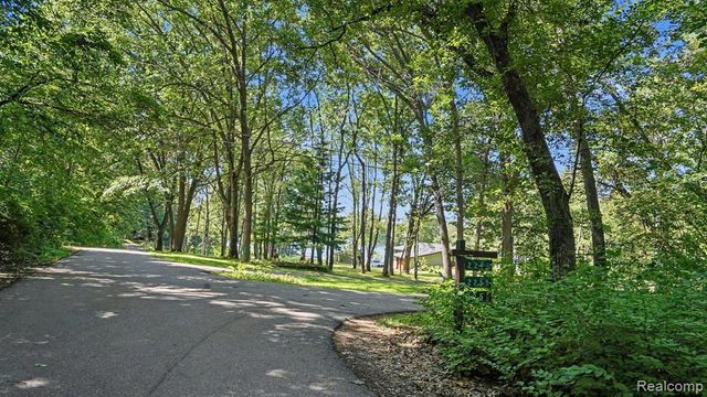 0 E Coon Lake Trail, Howell, MI 48843