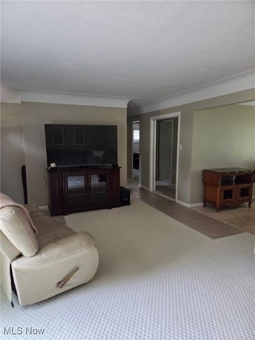 10305 Broadview Road, Broadview Heights, OH 44147