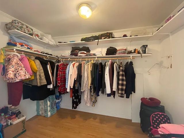 5354 W BYRON Street 2, Chicago, IL 60641