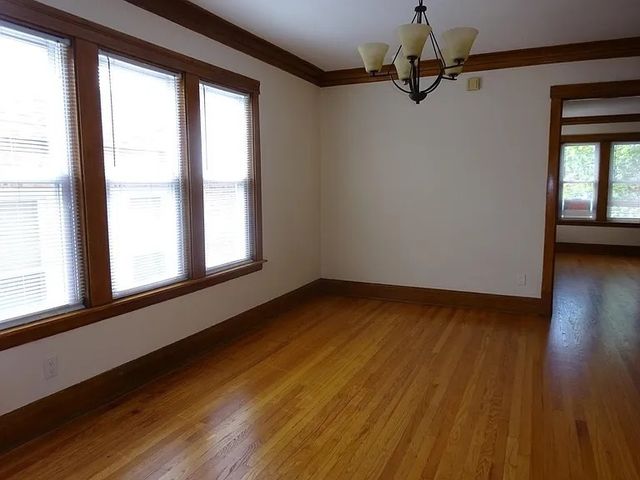 5354 W BYRON Street 2, Chicago, IL 60641