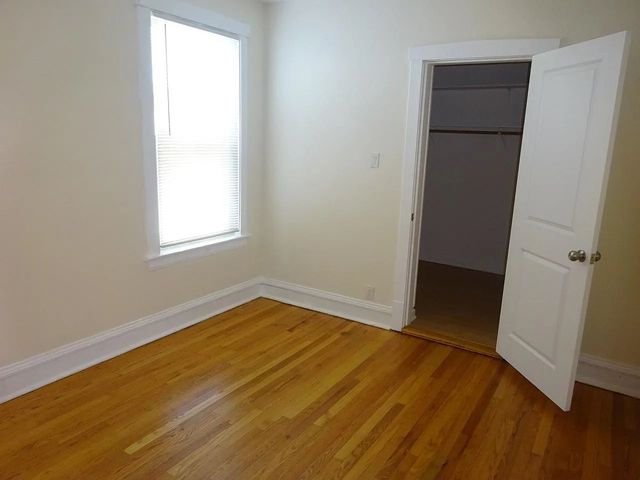 5354 W BYRON Street 2, Chicago, IL 60641