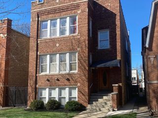 5354 W BYRON Street 2, Chicago, IL 60641