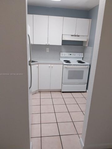 17255 SW 95th Ave 350, Palmetto Bay, FL 33157