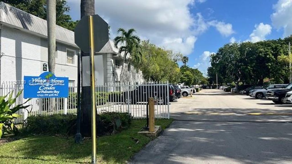 17255 SW 95th Ave 350, Palmetto Bay, FL 33157