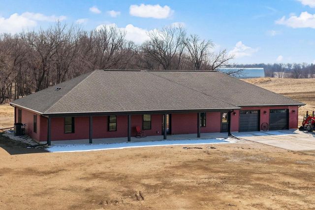 11218 N Crocker Road, Brooklyn, WI 53521