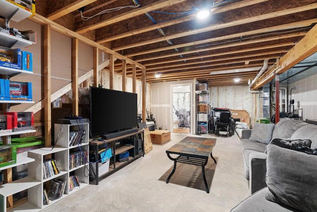 11218 N Crocker Road, Brooklyn, WI 53521