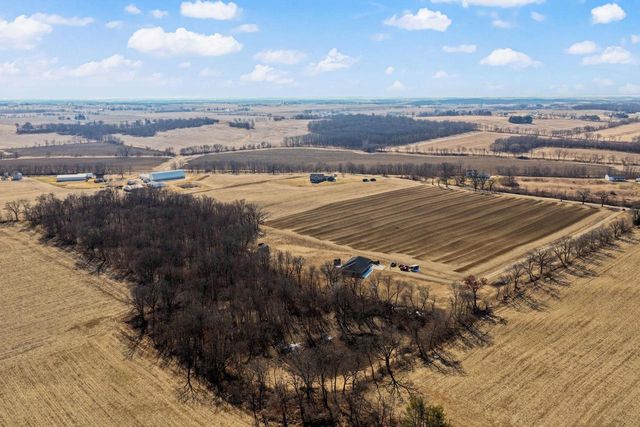 11218 N Crocker Road, Brooklyn, WI 53521