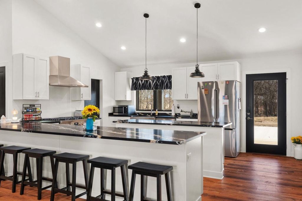 11218 N Crocker Road, Brooklyn, WI 53521