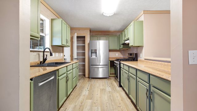 6837 Co Highway 1087, Defuniak Springs, FL 32433