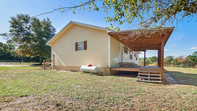 6837 Co Highway 1087, Defuniak Springs, FL 32433