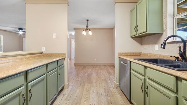 6837 Co Highway 1087, Defuniak Springs, FL 32433