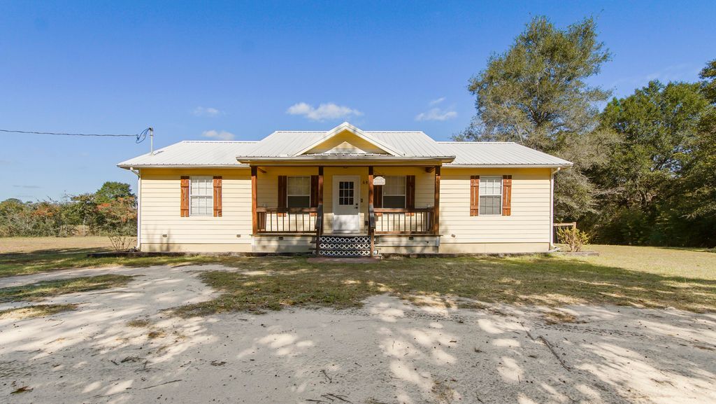 6837 Co Highway 1087, Defuniak Springs, FL 32433