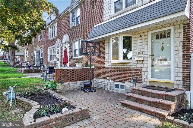 5144 WHITEHALL DR, Clifton Heights, PA 19018