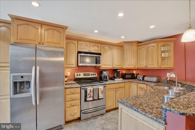 5144 WHITEHALL DR, Clifton Heights, PA 19018