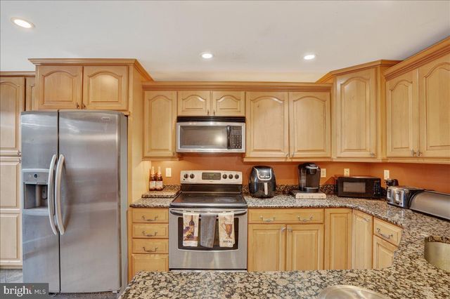 5144 WHITEHALL DR, Clifton Heights, PA 19018