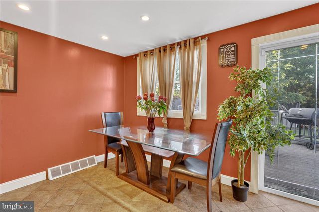 5144 WHITEHALL DR, Clifton Heights, PA 19018