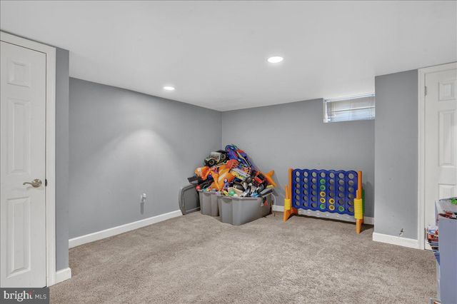 5144 WHITEHALL DR, Clifton Heights, PA 19018