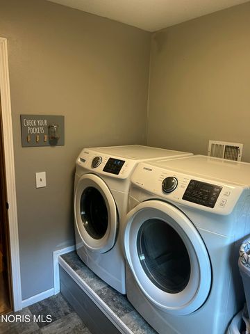 3640 Woodspring Road, Sylvania, OH 43560