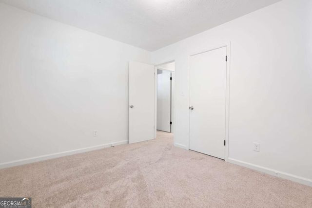 920 Kings Court, Woodstock, GA 30189