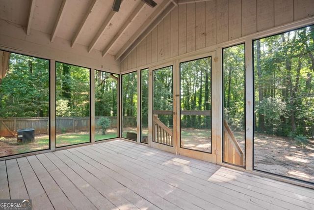 920 Kings Court, Woodstock, GA 30189