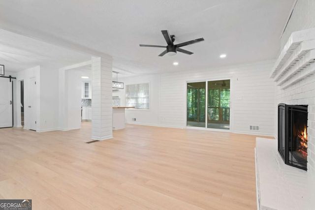 920 Kings Court, Woodstock, GA 30189