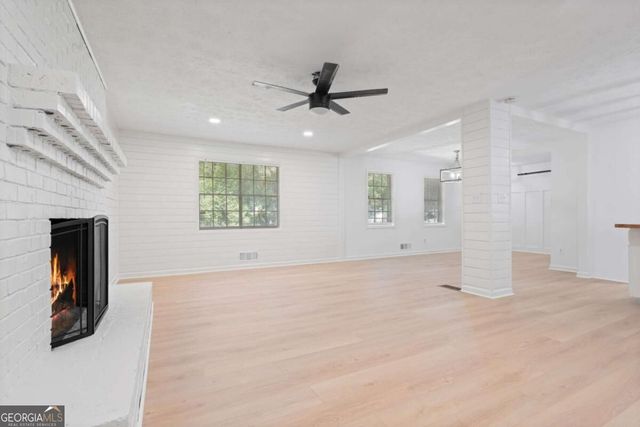 920 Kings Court, Woodstock, GA 30189