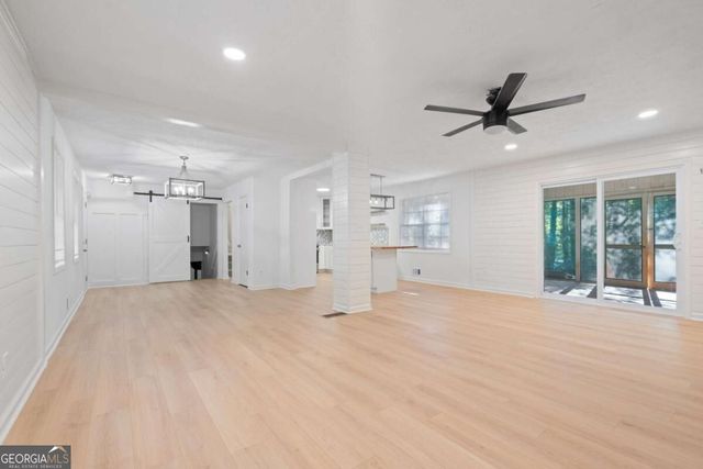 920 Kings Court, Woodstock, GA 30189