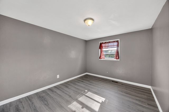 1018 New Hope Rd, Hilham, TN 38568