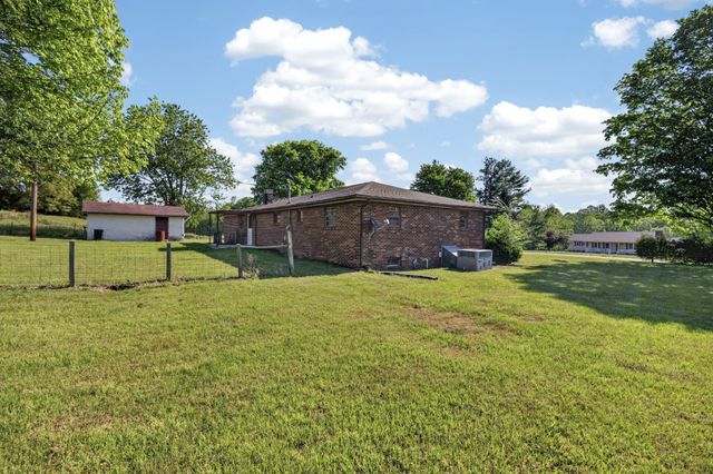 1018 New Hope Rd, Hilham, TN 38568