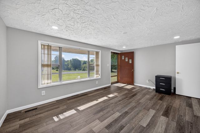 1018 New Hope Rd, Hilham, TN 38568