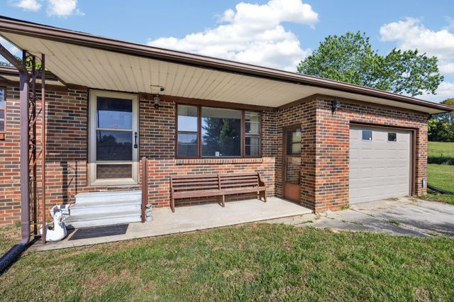 1018 New Hope Rd, Hilham, TN 38568
